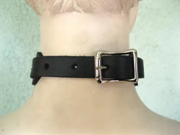 Black Leather Collar w/ 3 Silver O Rings and Hanging Chain