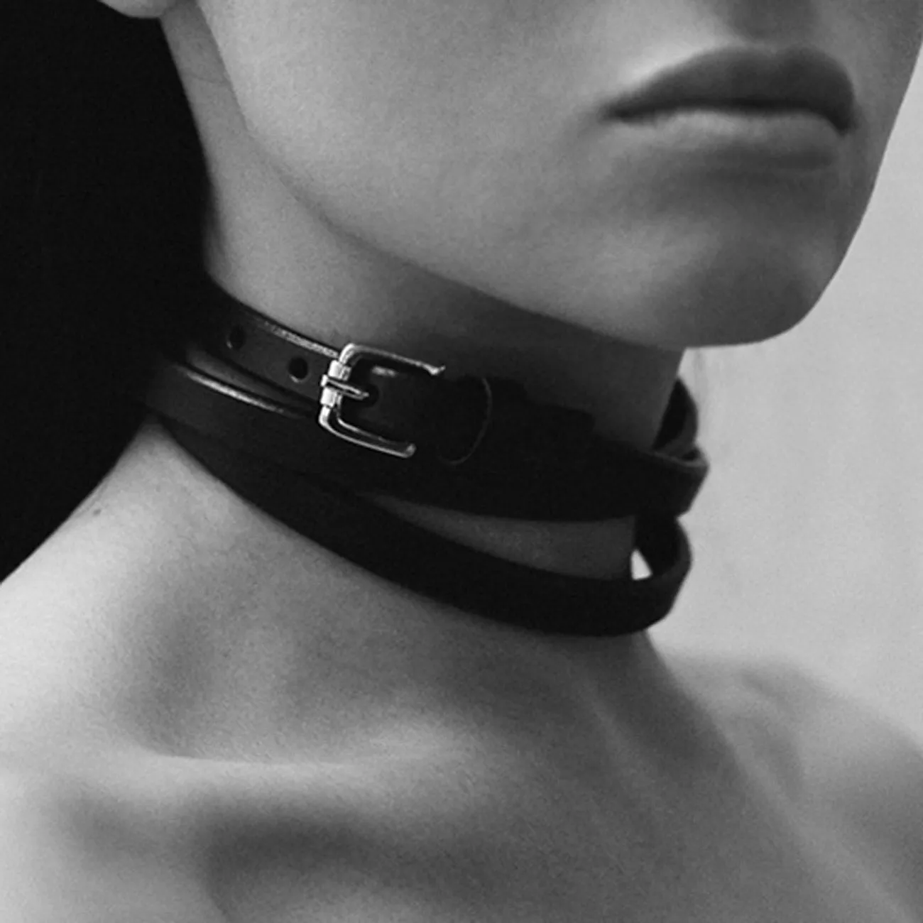 WRAP AROUND CHOKER